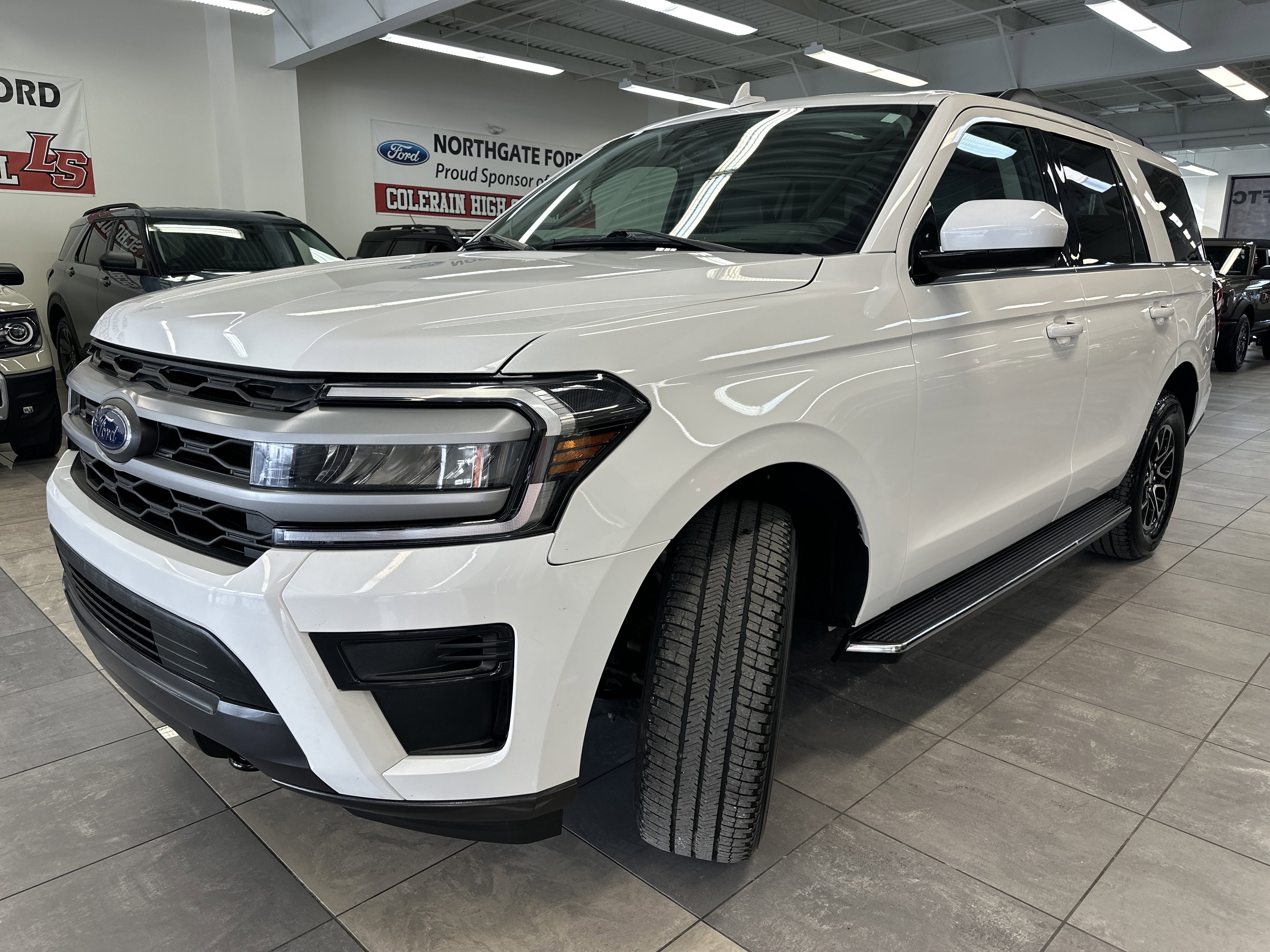 Used 2022 Ford Expedition XLT image 18