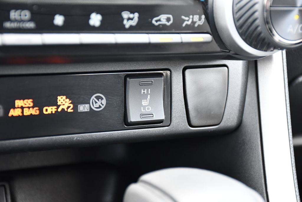 Used 2024 Toyota RAV4 XLE w/ Convenience Package AWD/4WD image 18