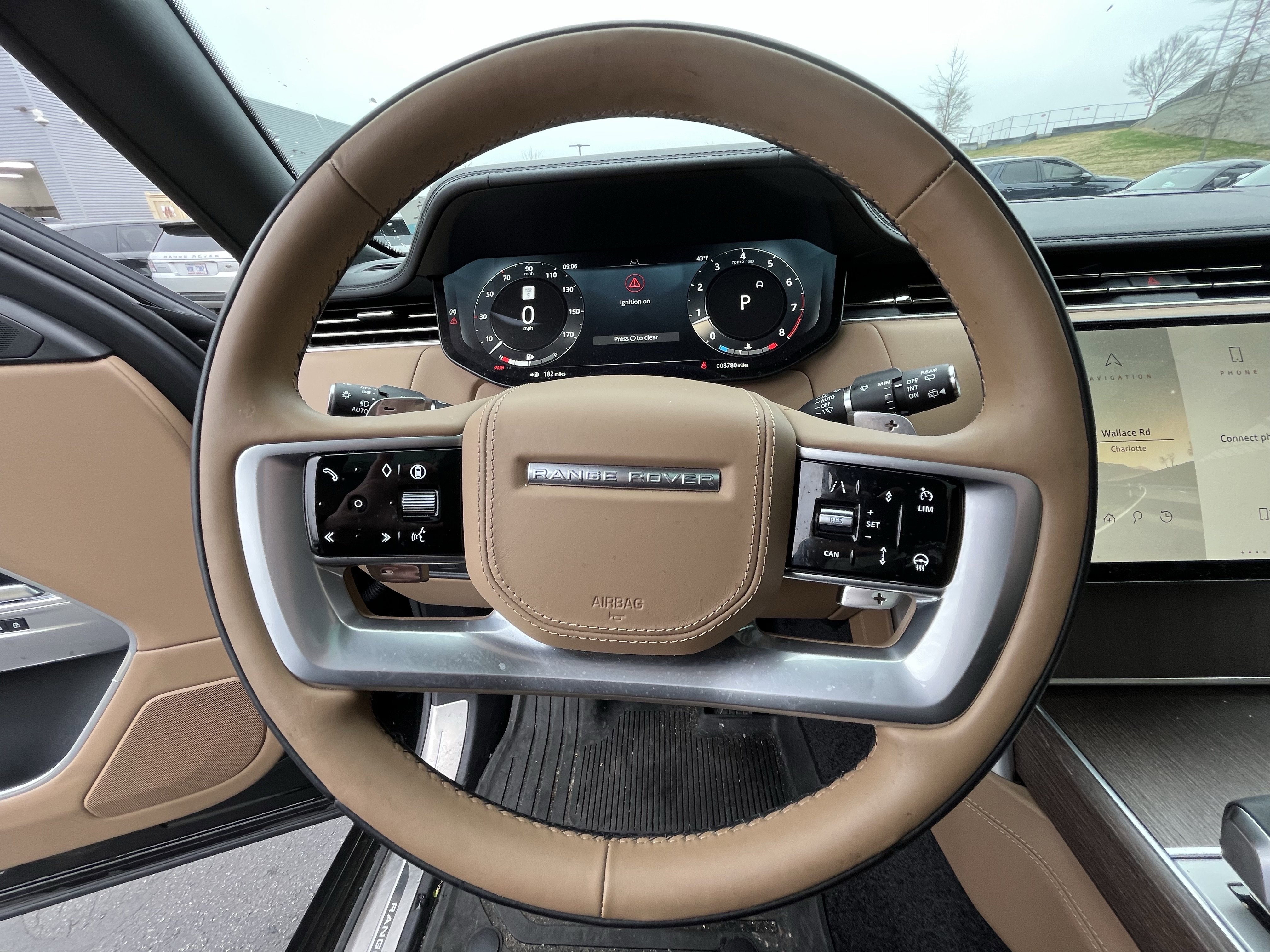 Certified 2025 Land Rover Range Rover SE image 18