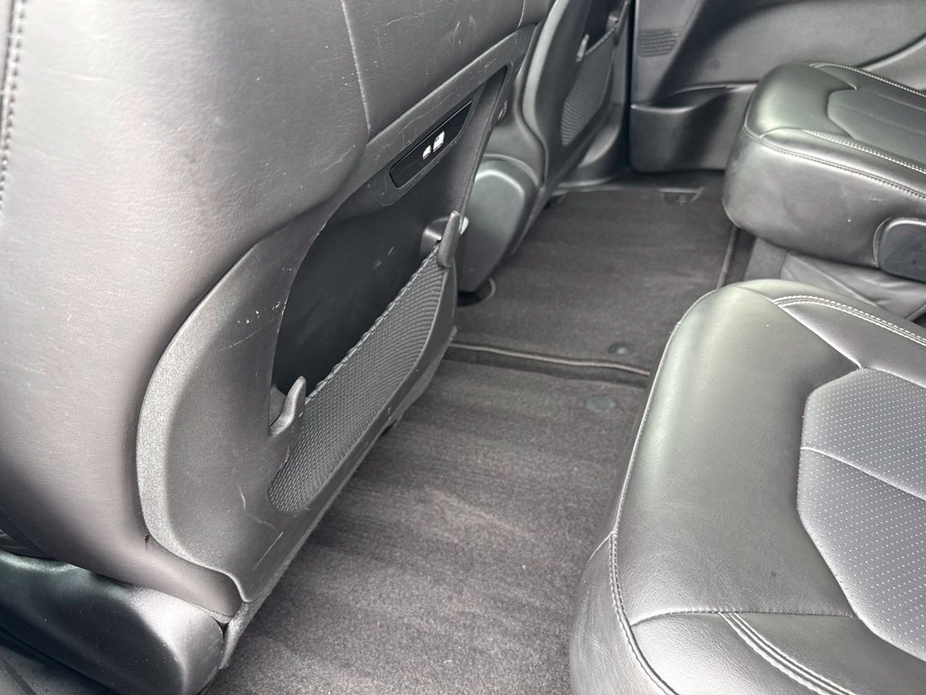 Used 2025 Chrysler Pacifica Select FWD image 27