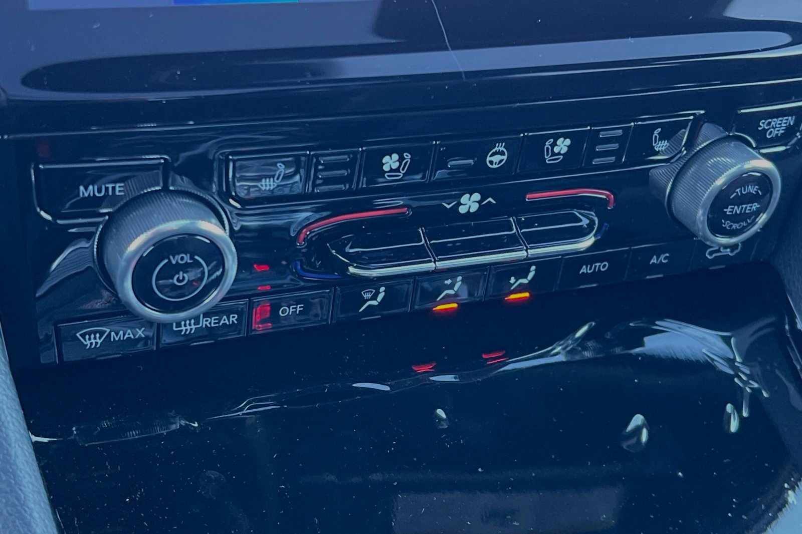 New 2024 Jeep Grand Cherokee Overland w/ Luxury Tech Group IV image 19