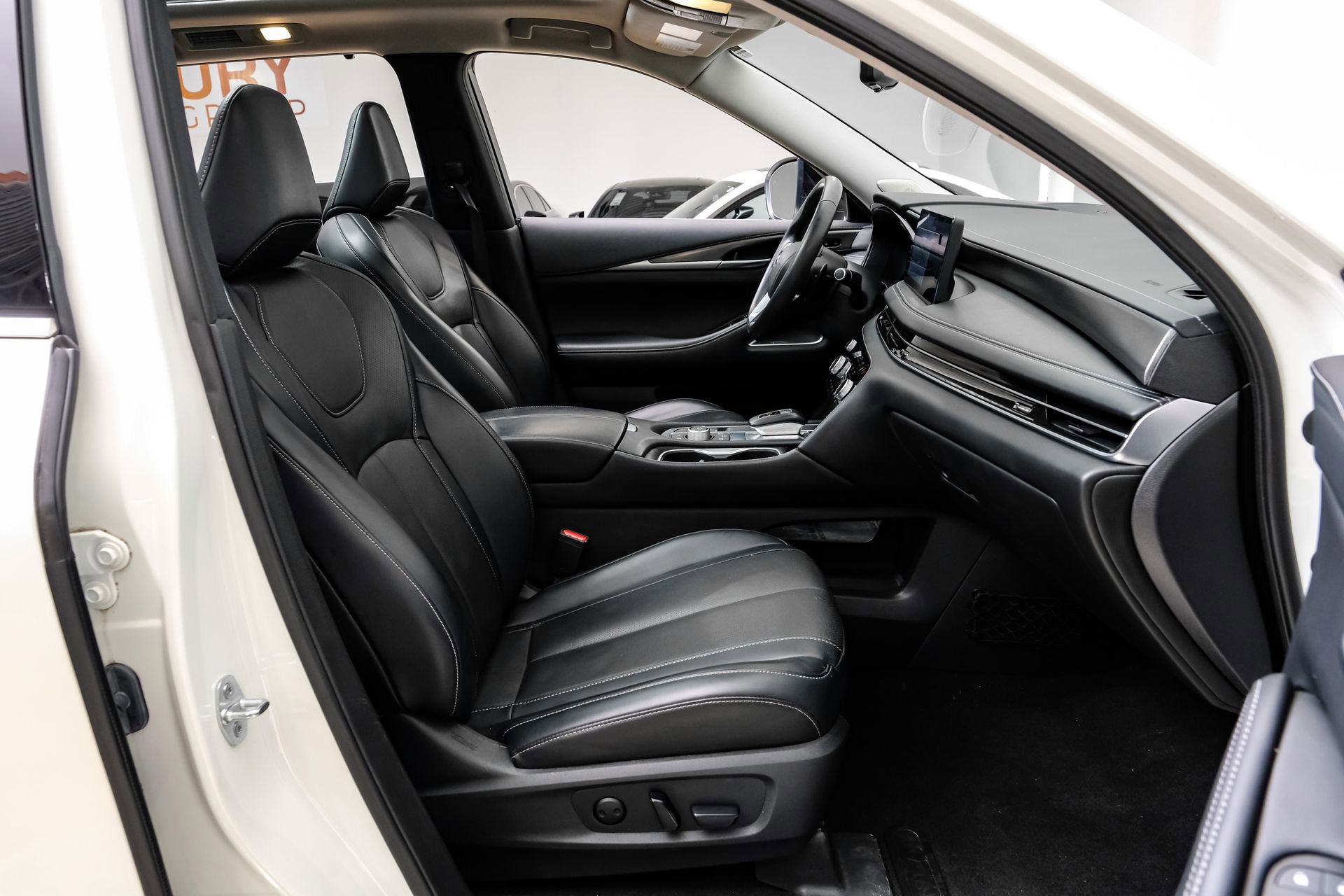 Used 2023 INFINITI QX60 Luxe w/ Vision Package image 37