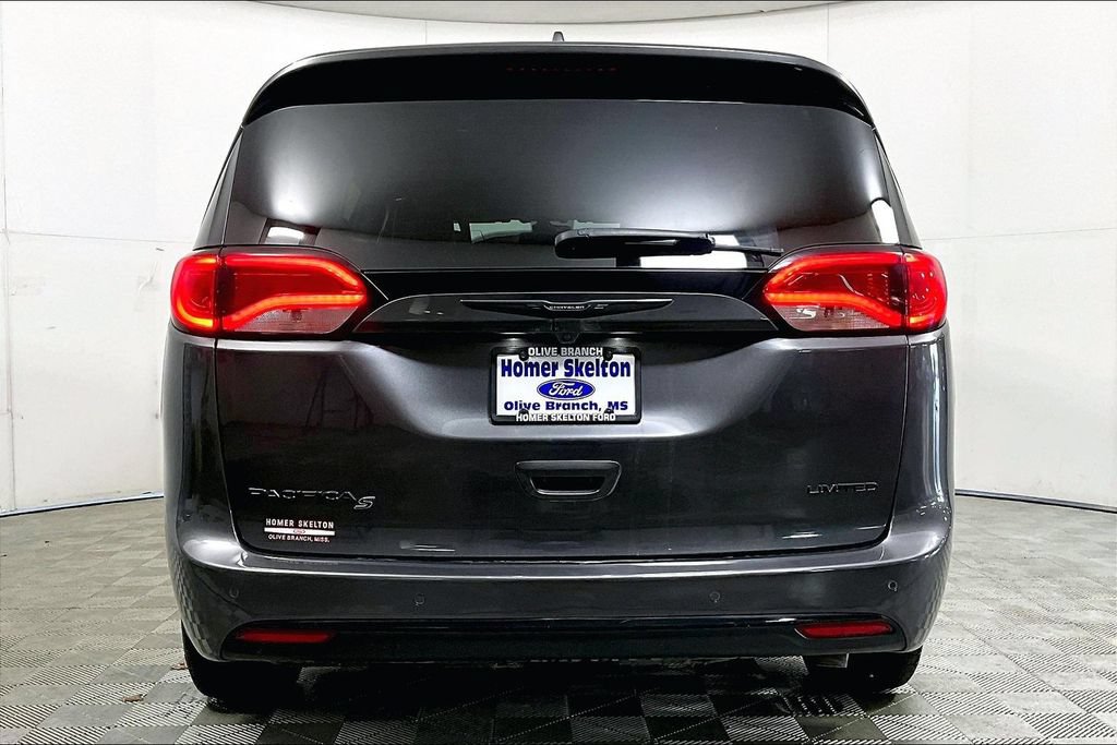 Used 2020 Chrysler Pacifica Limited w/ Advanced Safetytec Group FWD image 4