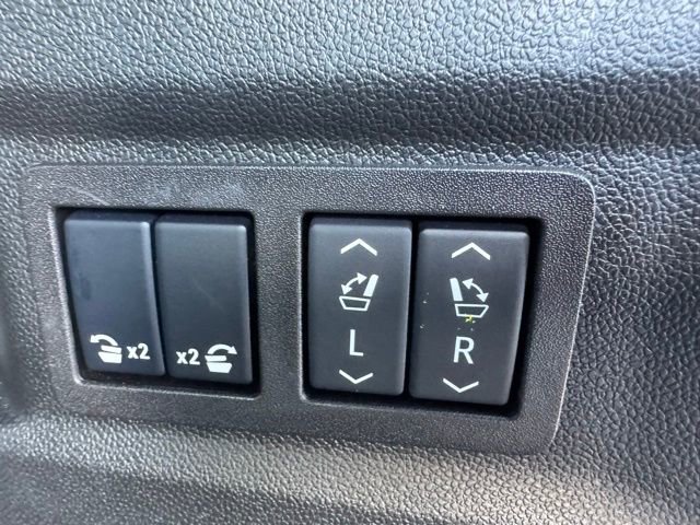 Used 2025 Chevrolet Tahoe LT w/ Comfort Package image 11