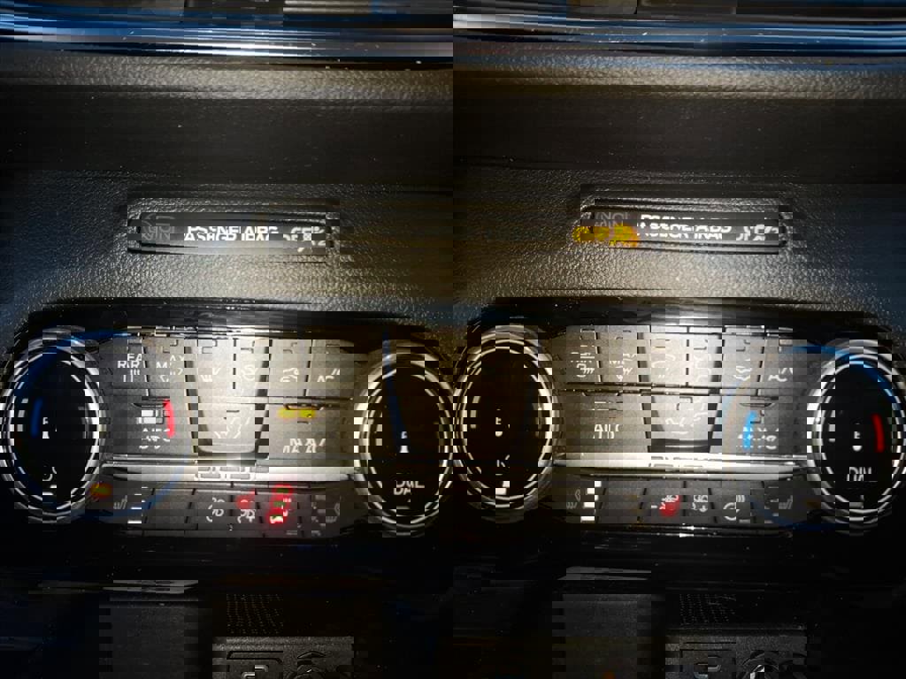 Used 2022 Ford Escape Titanium image 14