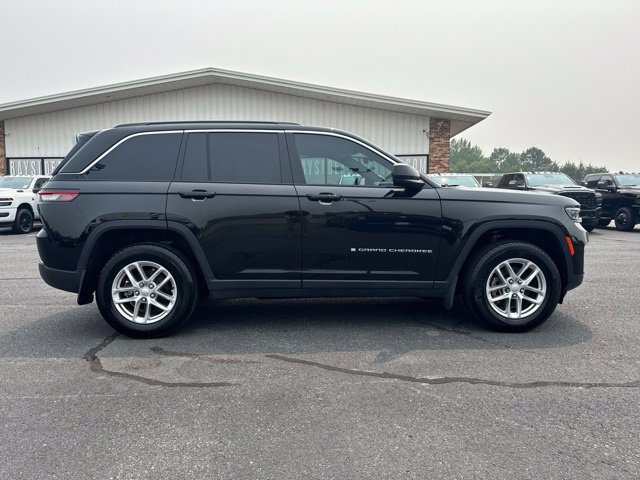 Used 2025 Jeep Grand Cherokee Laredo X w/ Luxury Tech Group I AWD/4WD image 7