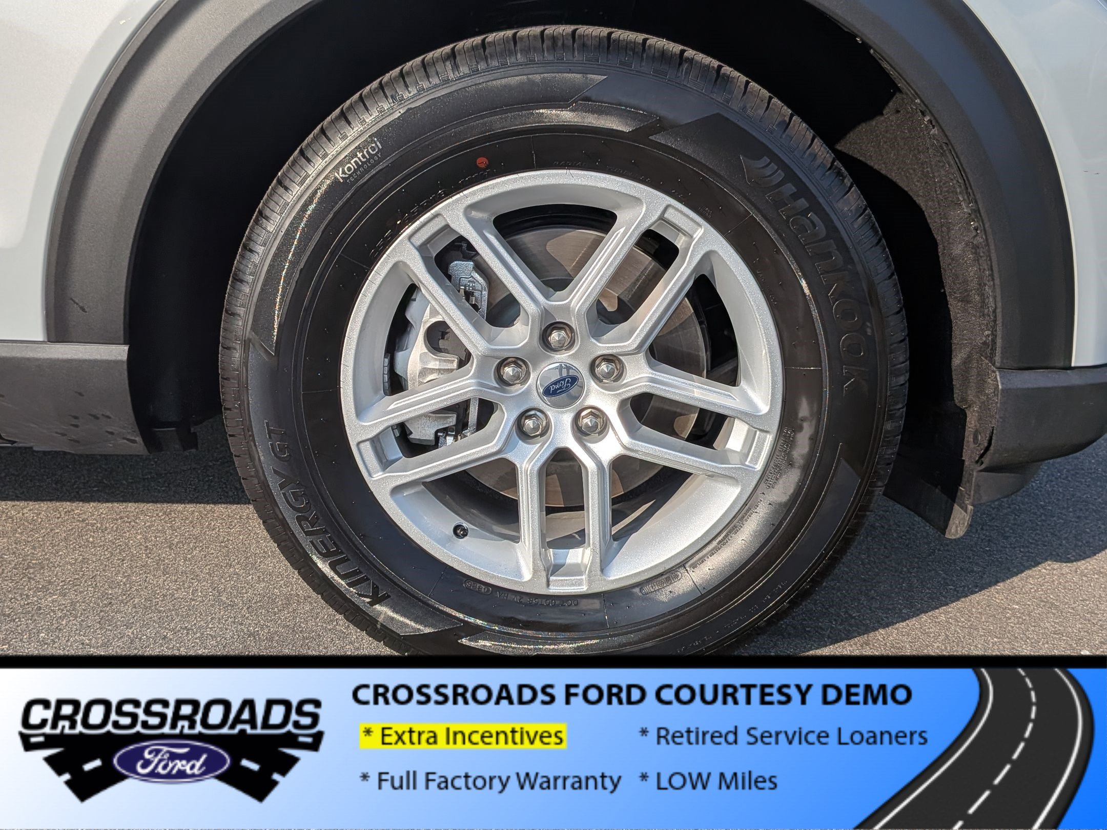 New 2026 Ford Explorer Active w/ Active Comfort Package RWD image 11