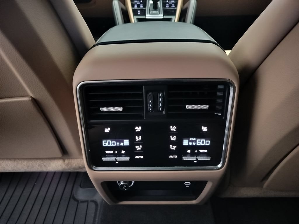 Certified 2023 Porsche Cayenne GTS AWD/4WD image 25