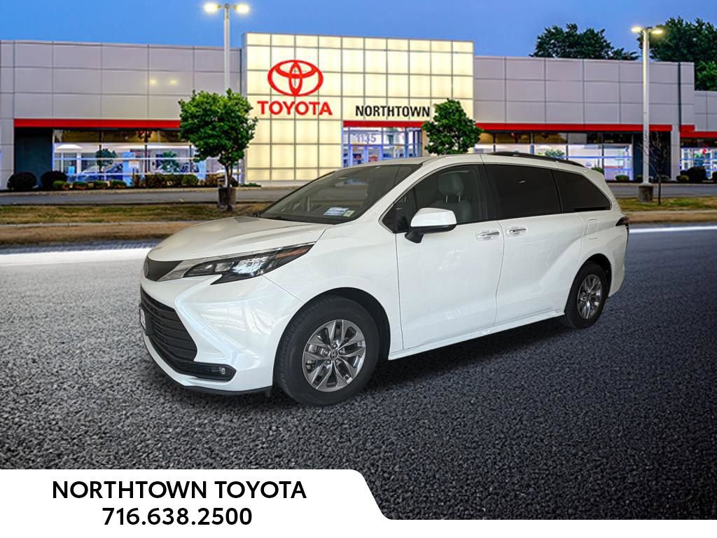 Used 2025 Toyota Sienna XLE w/ XLE Plus Package FWD video 1