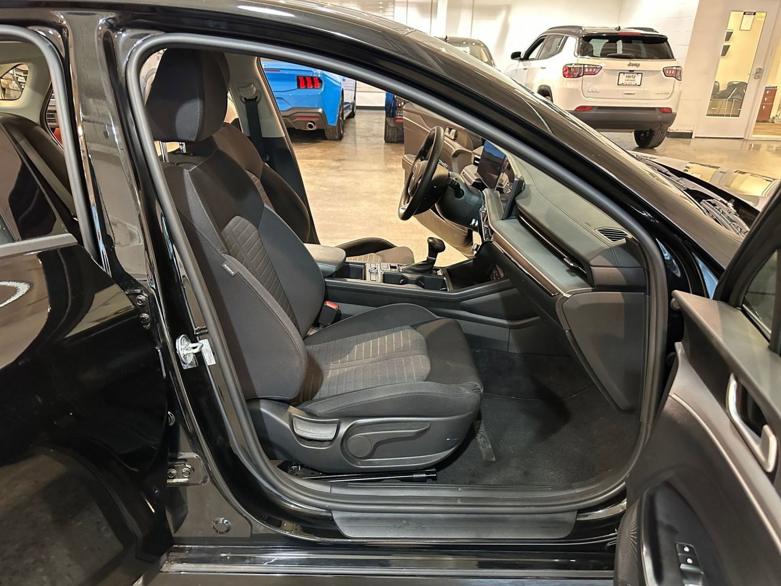 Used 2025 Kia K5 LXS image 35