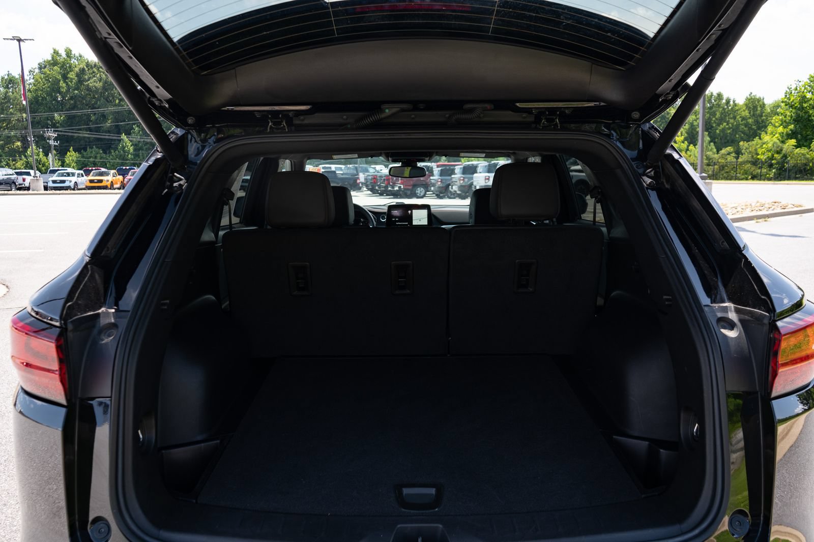 Used 2025 Chevrolet Blazer RS FWD image 9