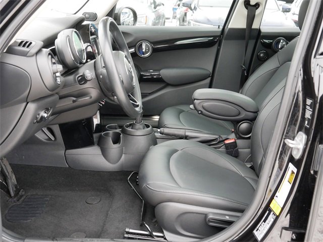 Used 2020 MINI Cooper 4-Door Hardtop w/ Premium Package image 13