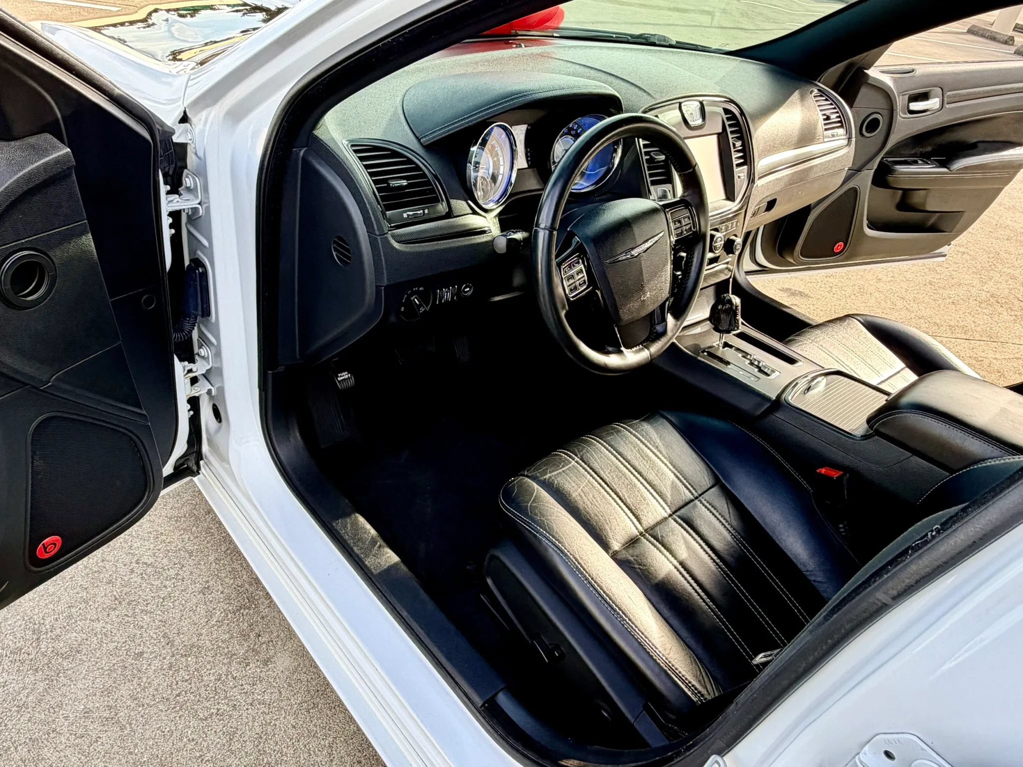 Used 2013 Chrysler 300 S RWD image 41