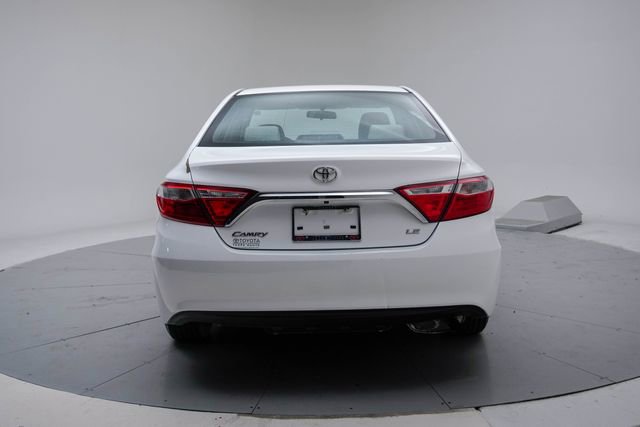Used 2015 Toyota Camry LE image 21