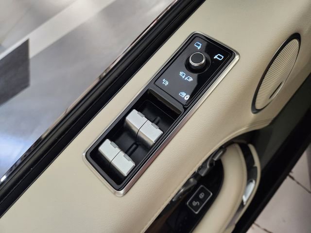 Used 2020 Land Rover Range Rover HSE image 23