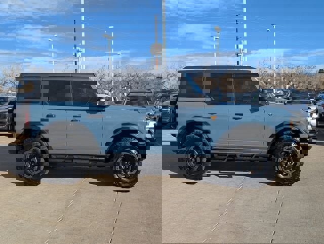 Used 2023 Ford Bronco Badlands image 2