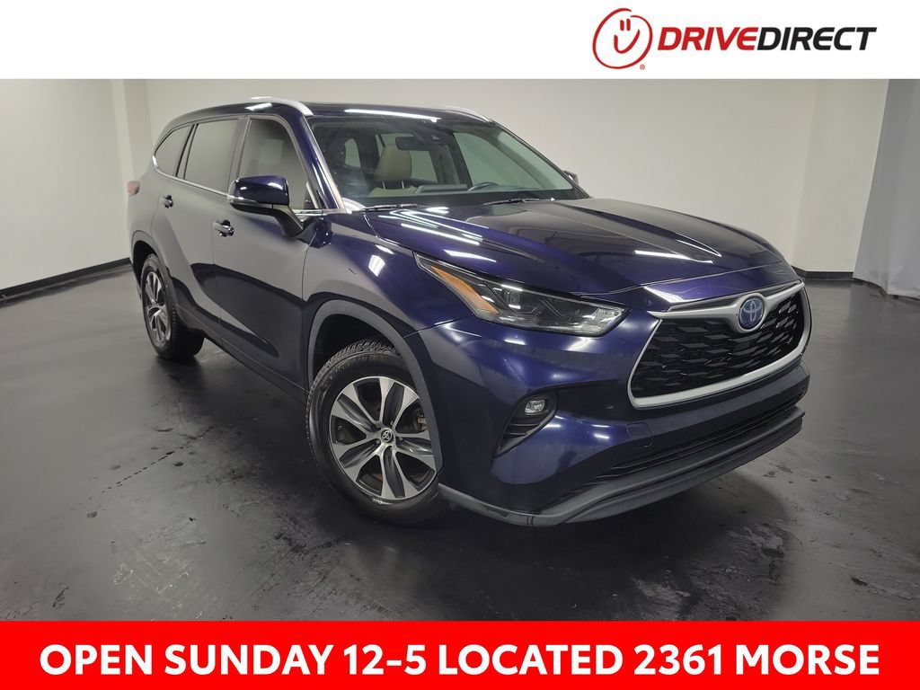 Used 2023 Toyota Highlander XLE FWD image 1