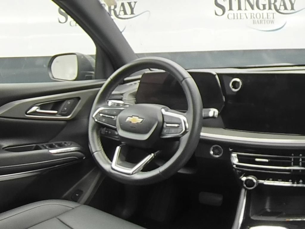 Used 2026 Chevrolet Traverse LT FWD image 19