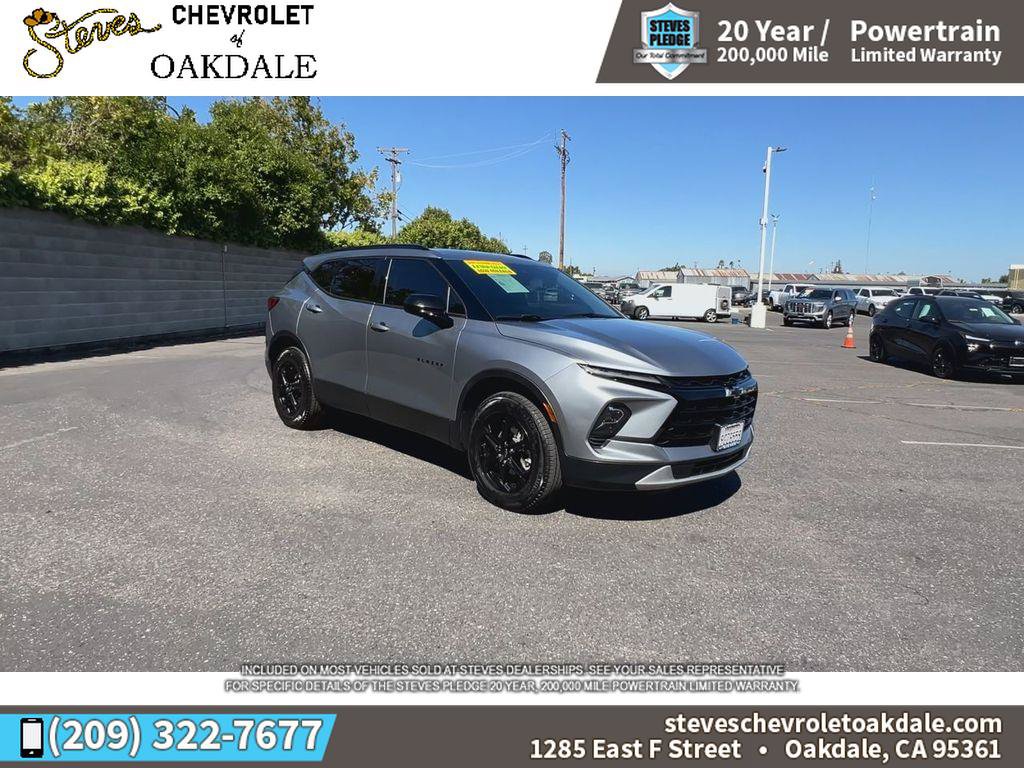 Used 2023 Chevrolet Blazer LT w/ Midnight/Sport Edition FWD image 3