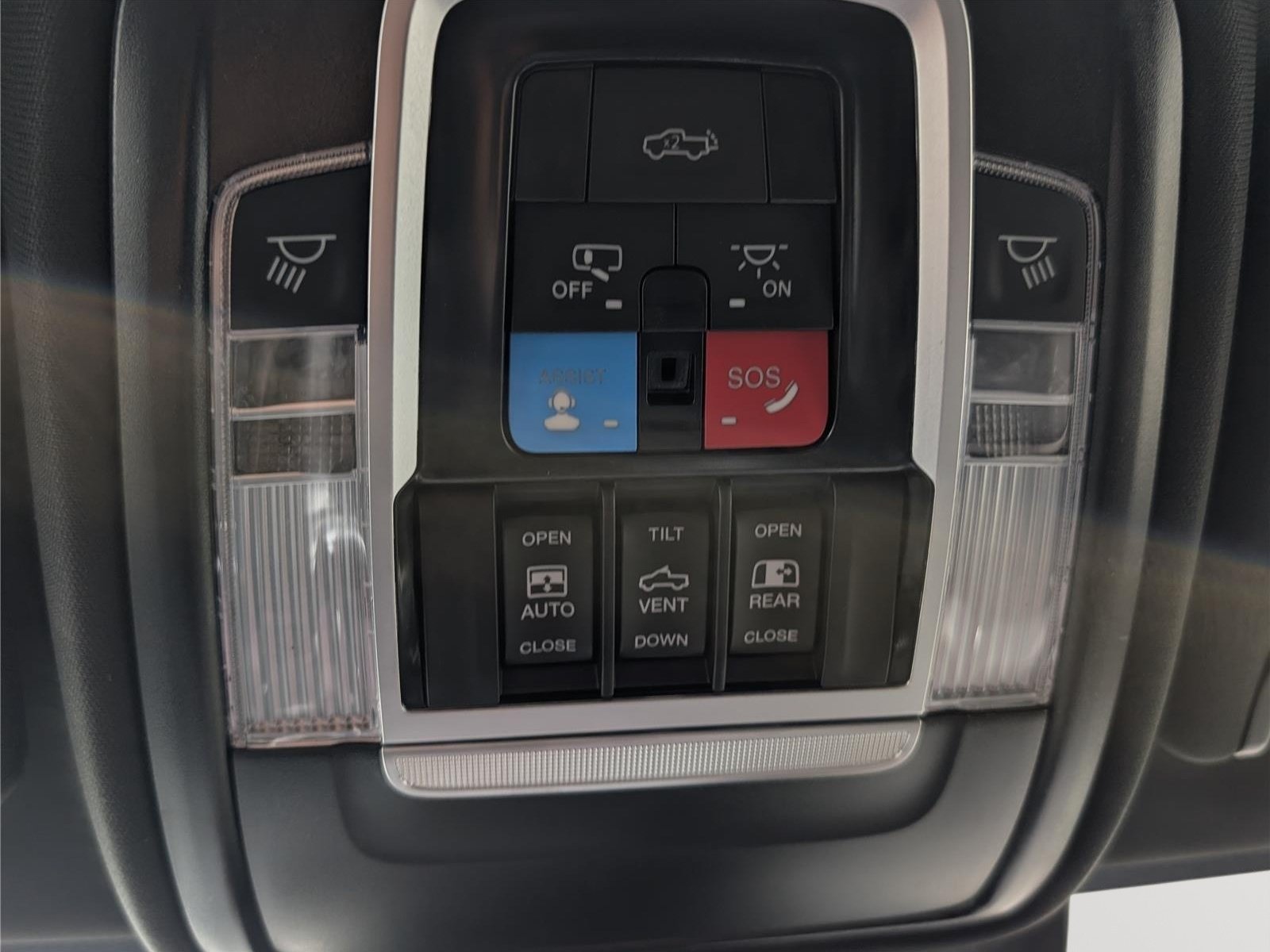 New 2026 RAM 2500 Laramie AWD/4WD image 34