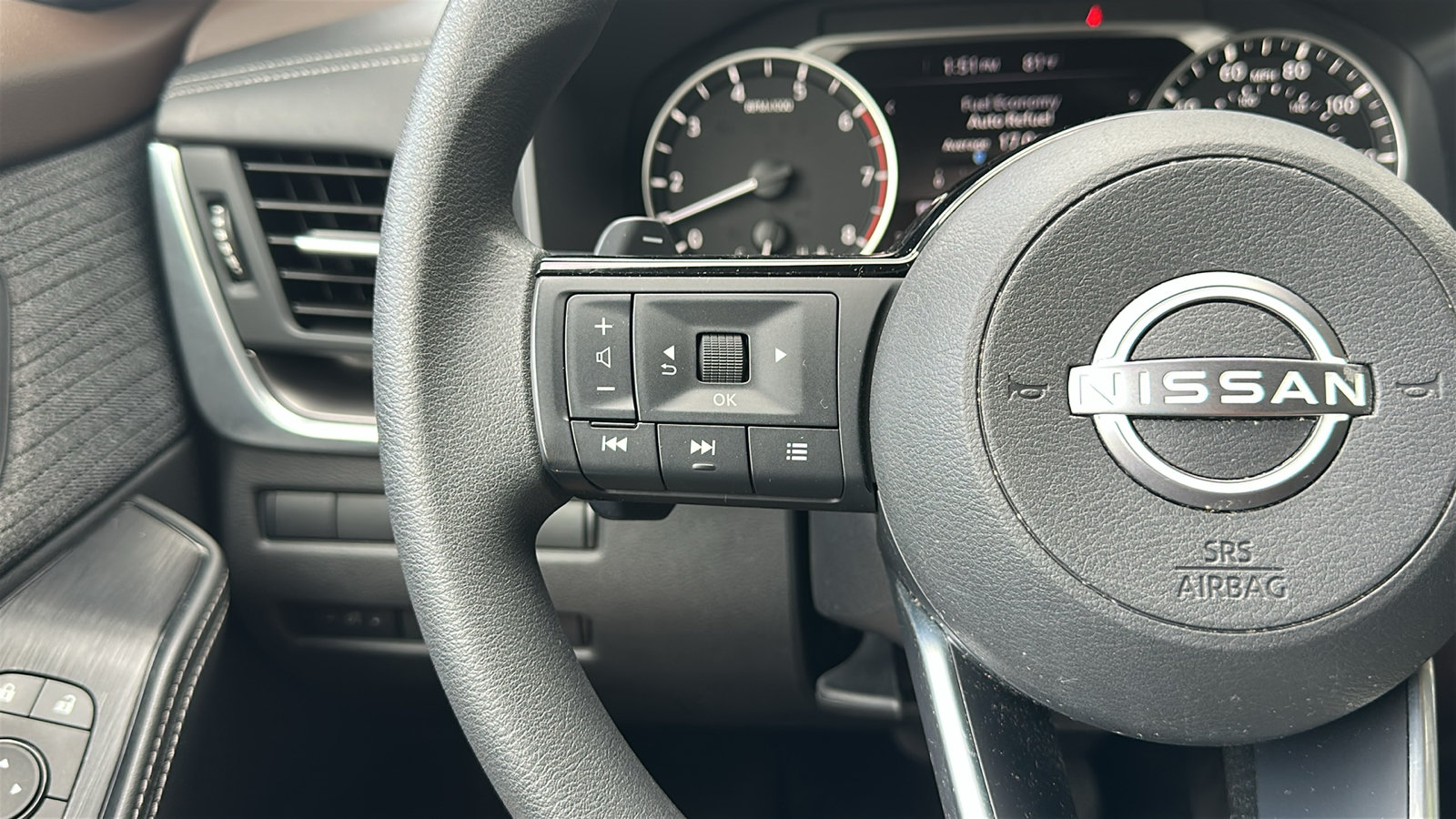 Certified 2023 Nissan Rogue SV AWD/4WD image 14