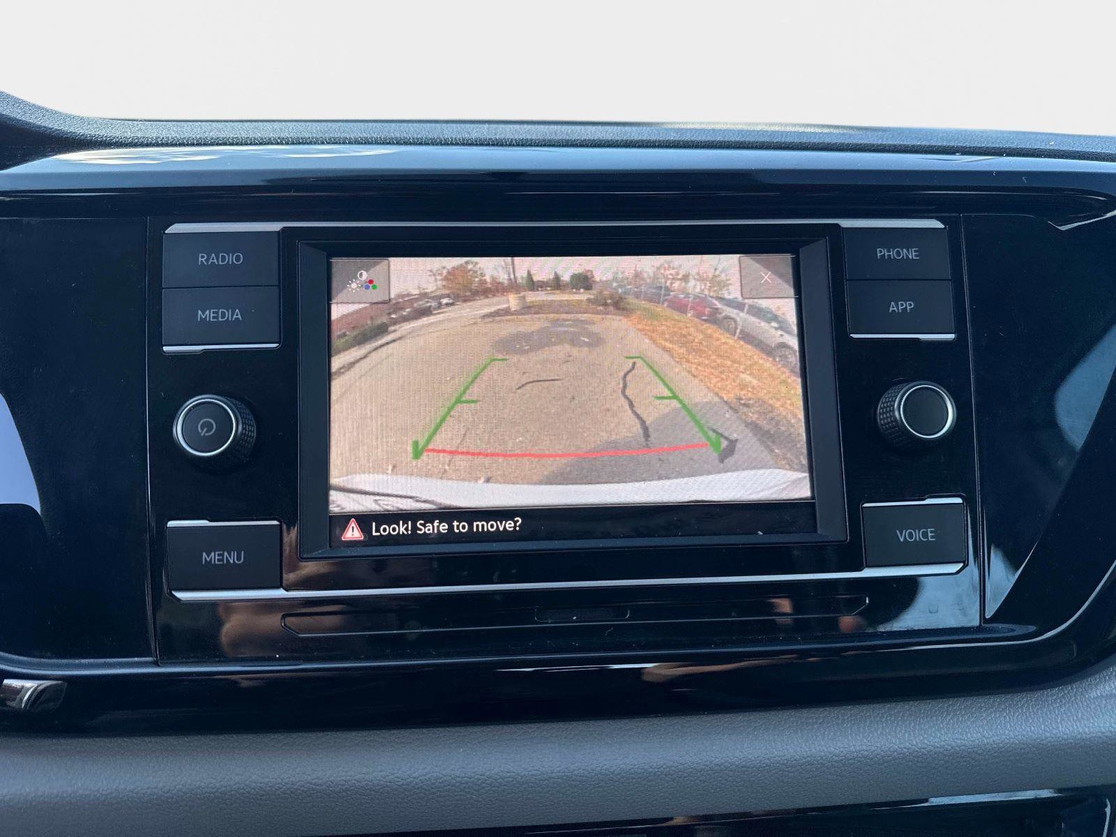 Certified 2022 Volkswagen Taos S image 25