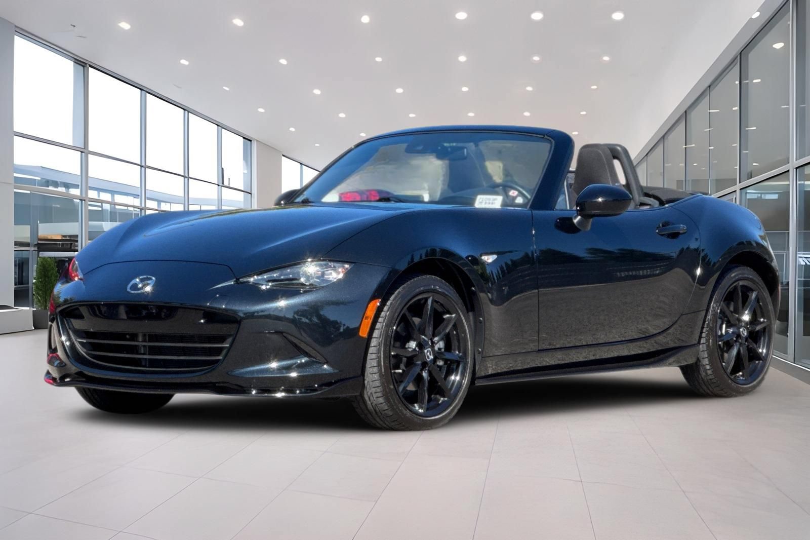 Used 2021 MAZDA MX-5 Miata Club w/ Appearance Package RWD image 8