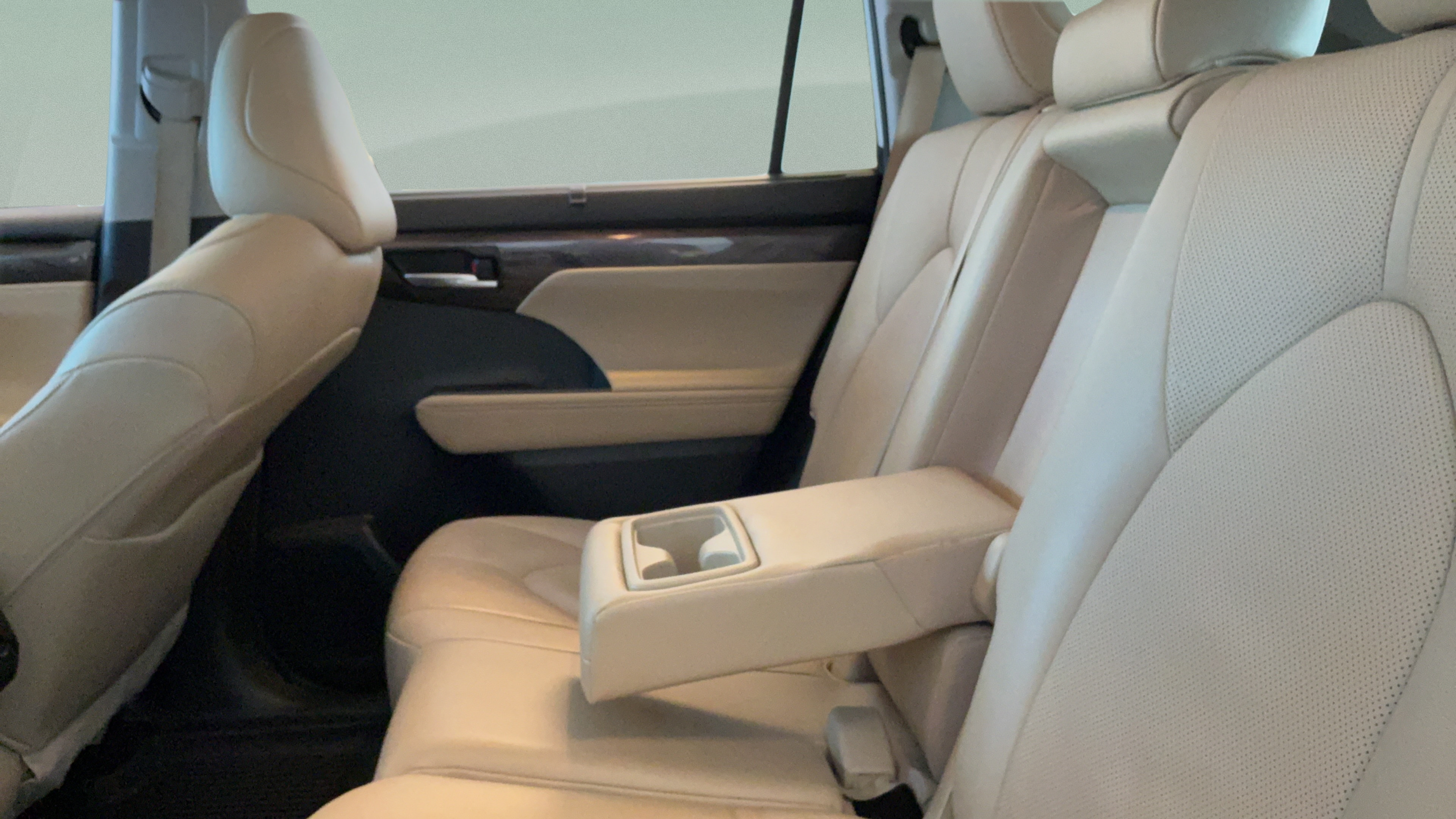 Used 2023 Toyota Highlander Limited AWD/4WD image 30
