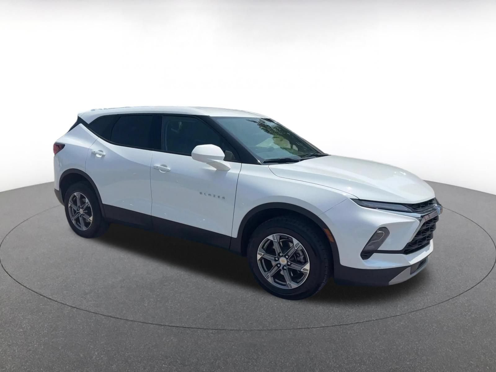 Used 2025 Chevrolet Blazer LT FWD video 2