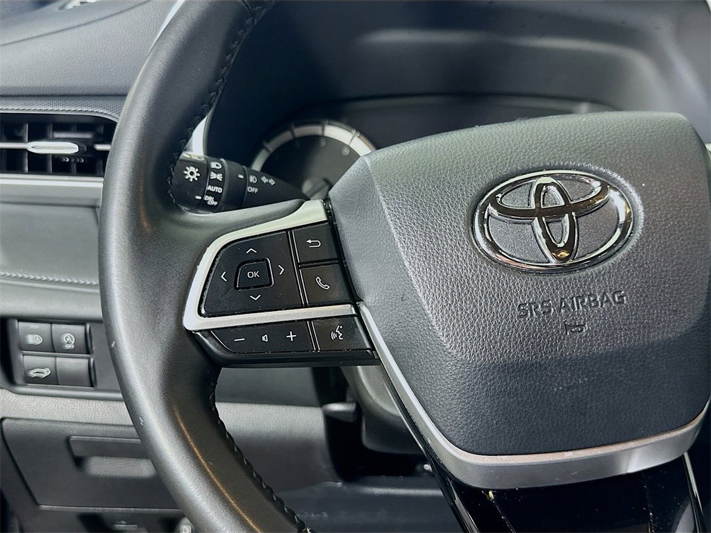 Used 2024 Toyota Highlander XSE image 23
