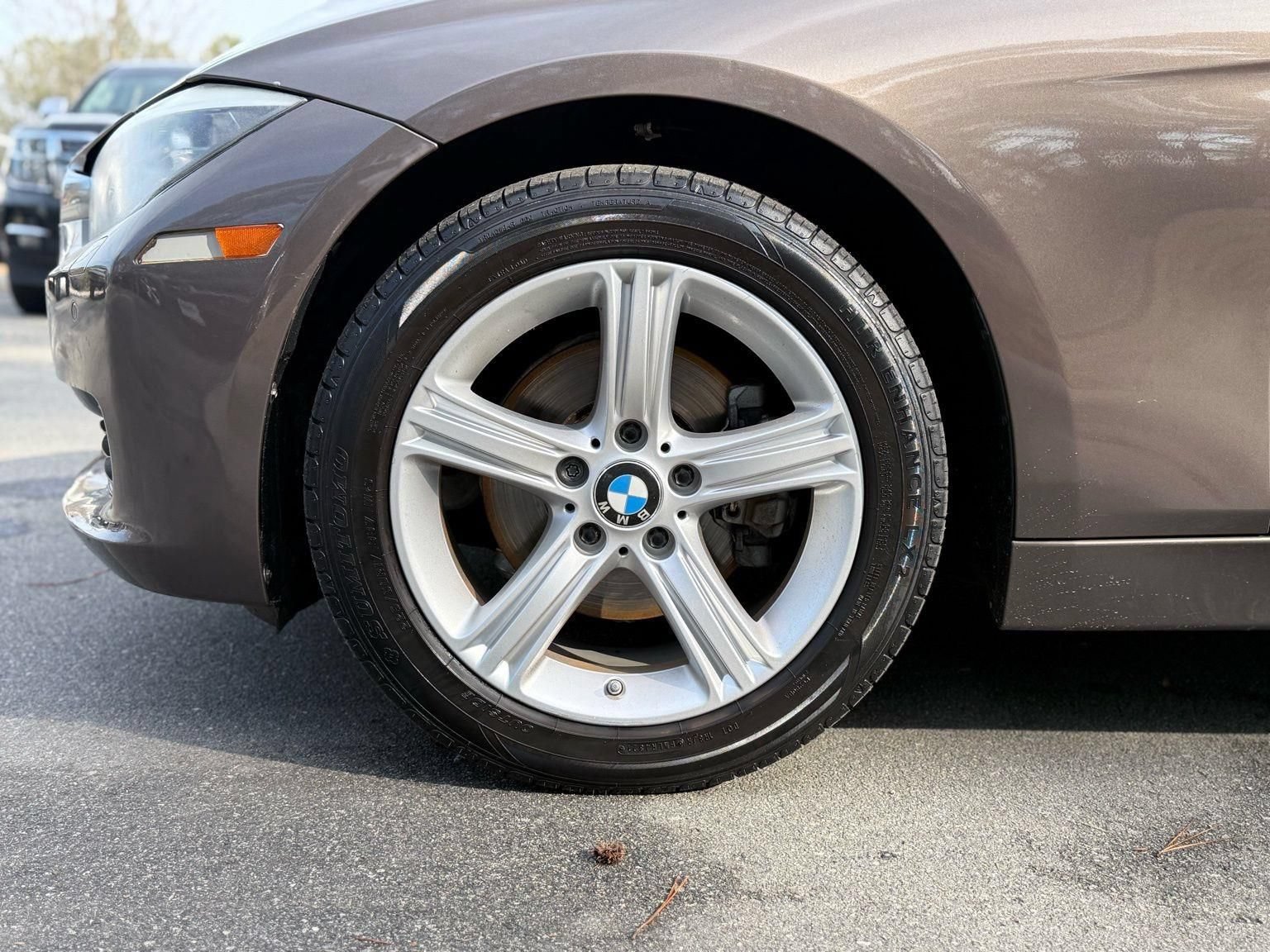Used 2015 BMW 328i xDrive Sedan AWD/4WD image 12
