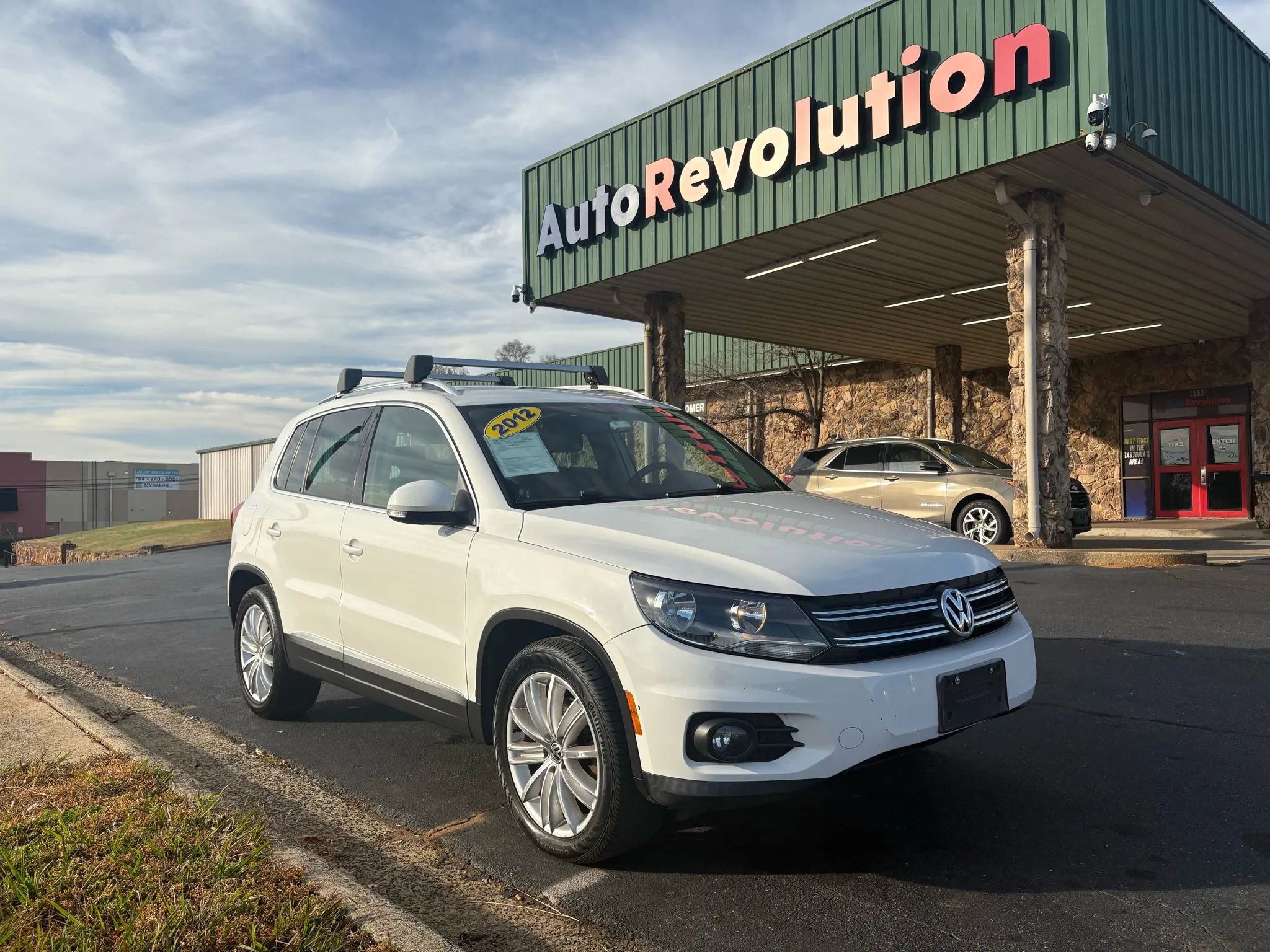Used 2012 Volkswagen Tiguan SE
