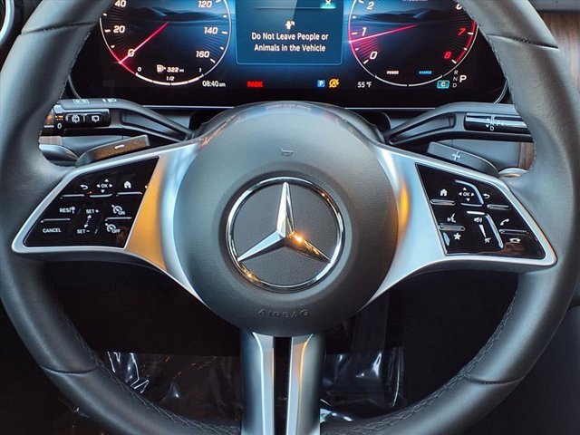 Used 2025 Mercedes-Benz GLC 300 image 9