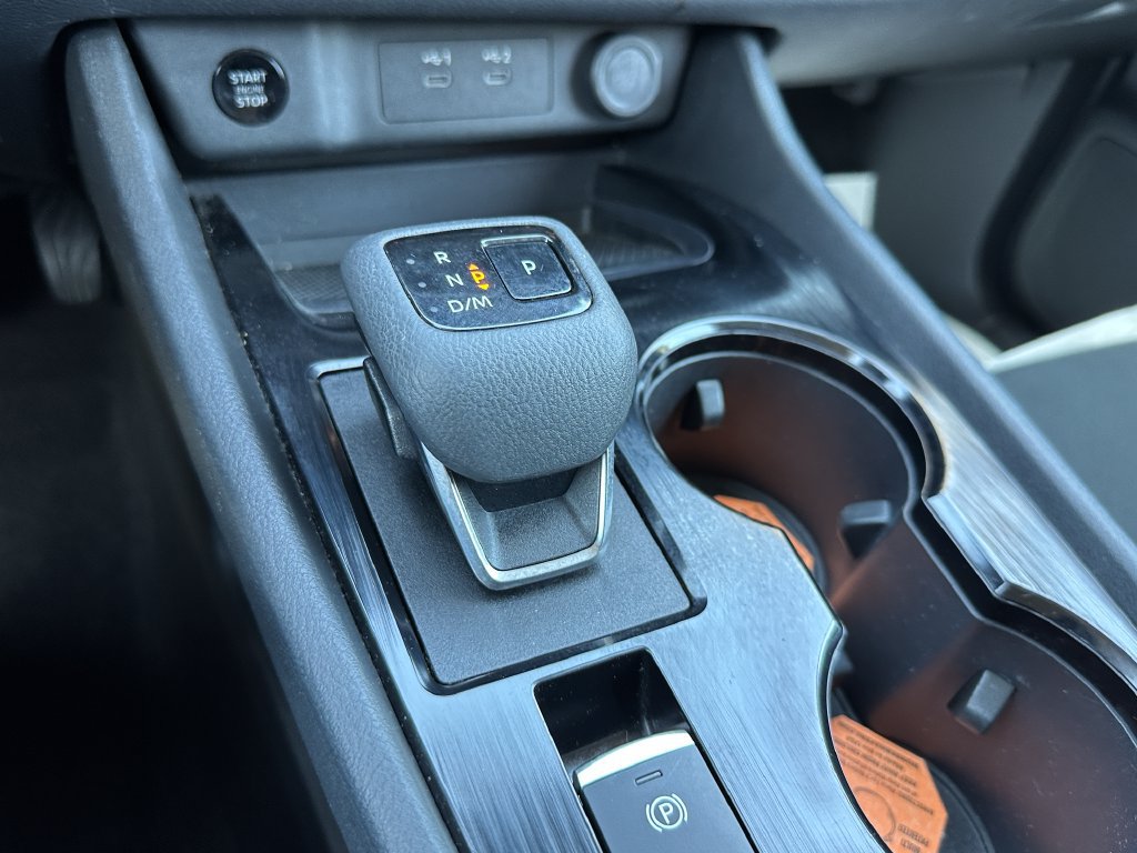 Used 2024 Nissan Rogue S FWD image 28