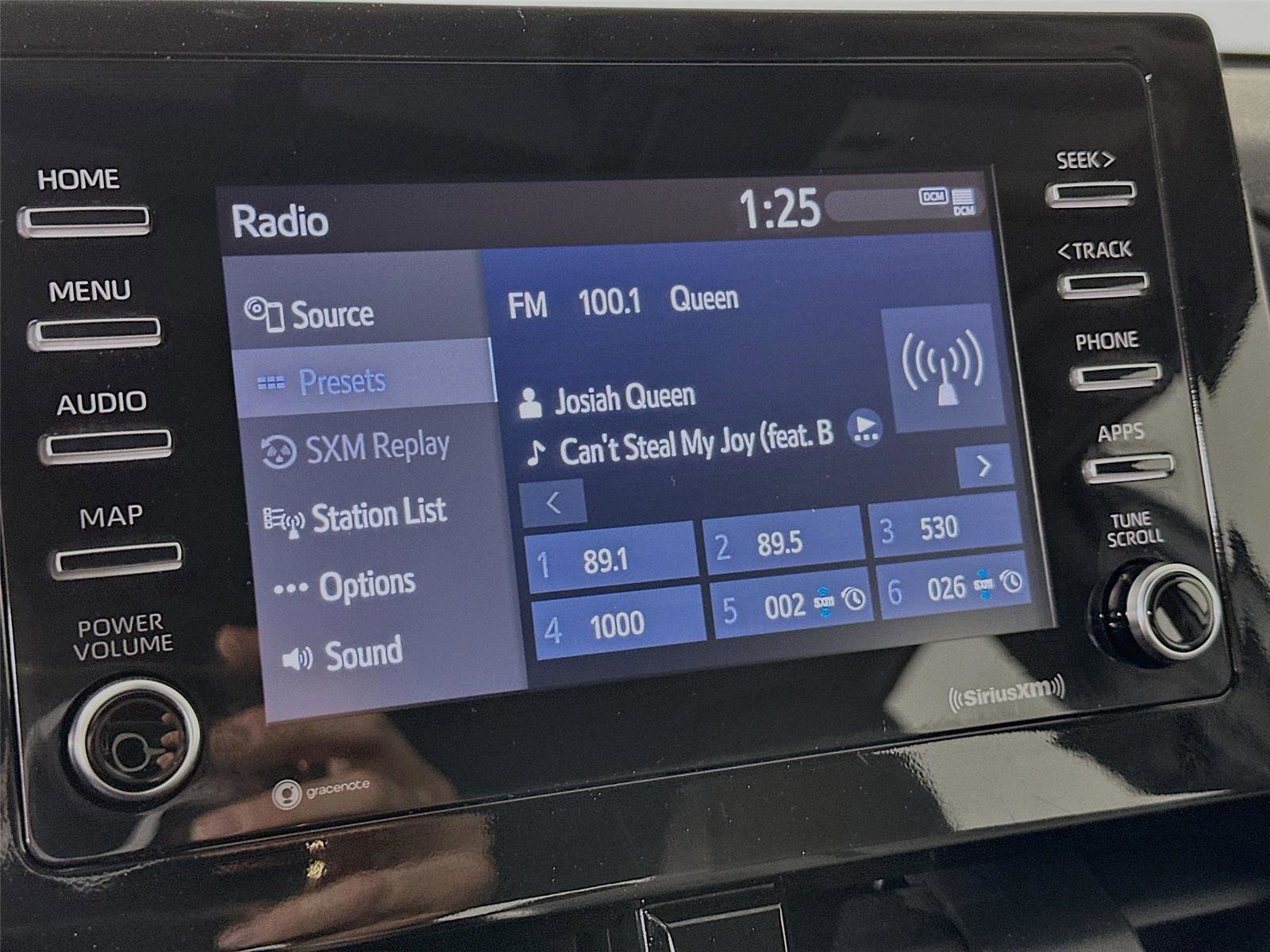 Used 2024 Toyota Camry SE image 14