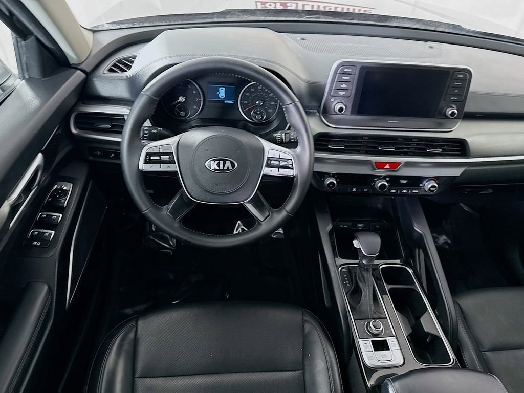 Used 2021 Kia Telluride LX image 3