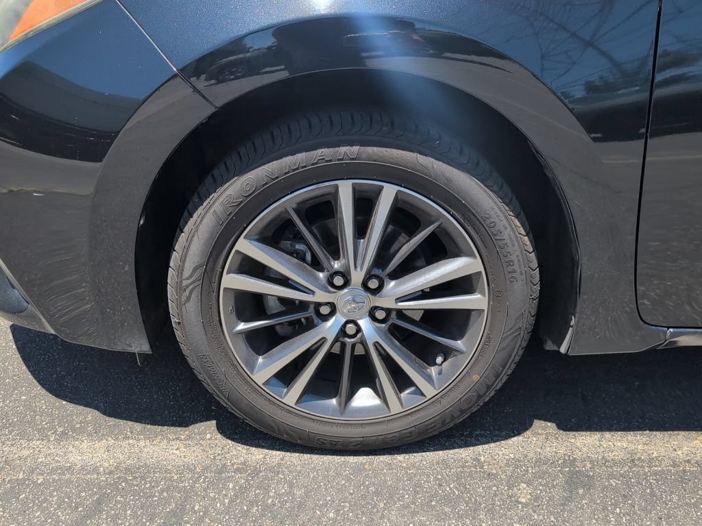 Certified 2016 Toyota Corolla LE FWD image 8