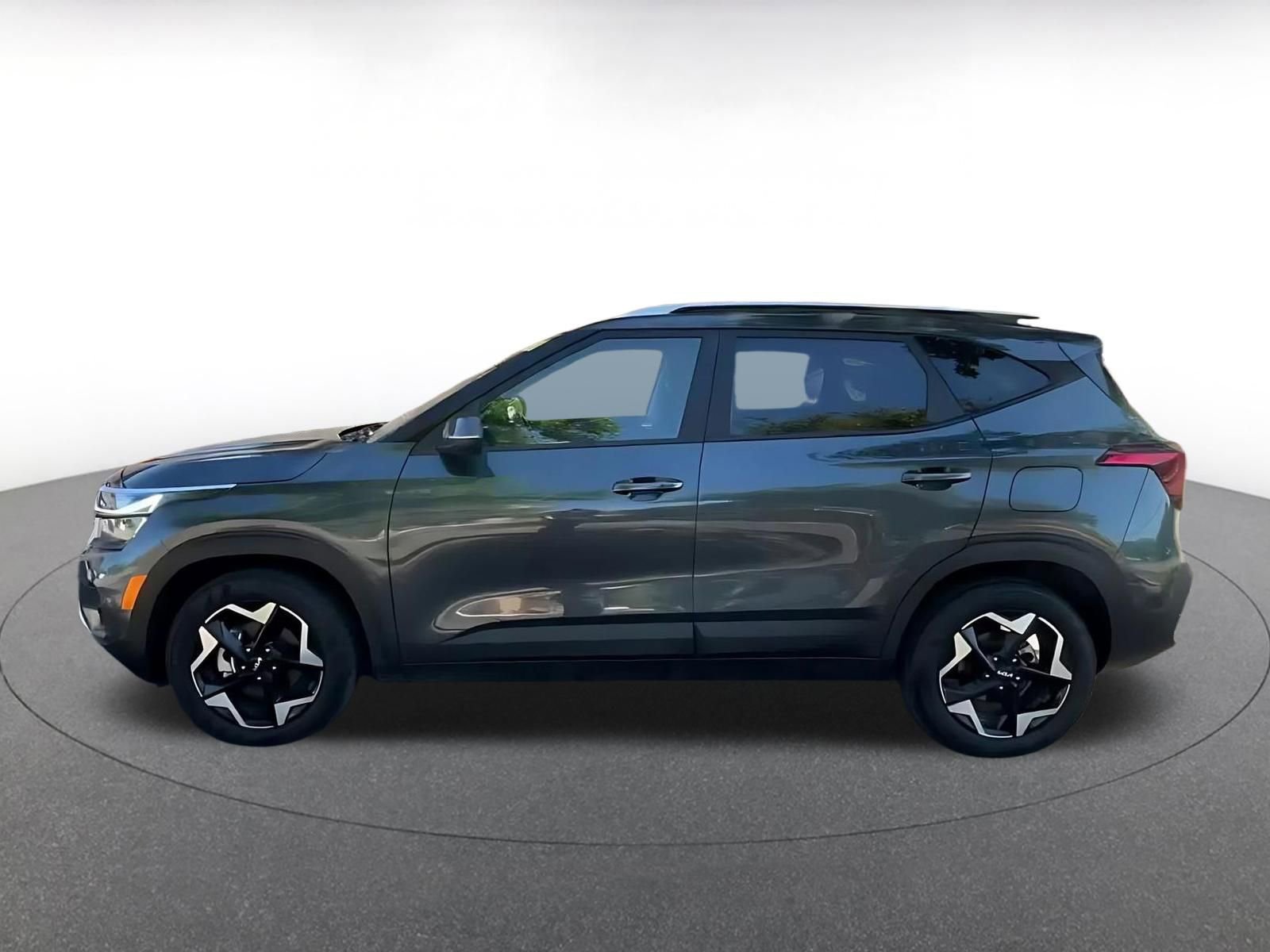 Used 2025 Kia Seltos S image 8