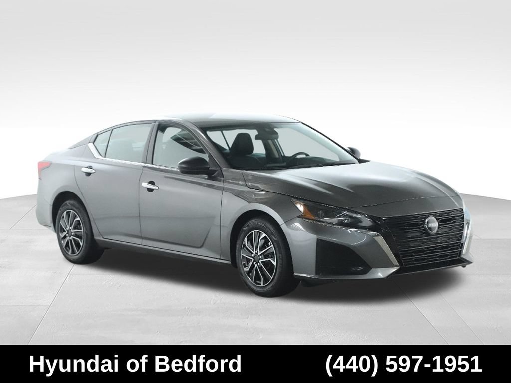 Used 2024 Nissan Altima 2.5 S FWD image 10
