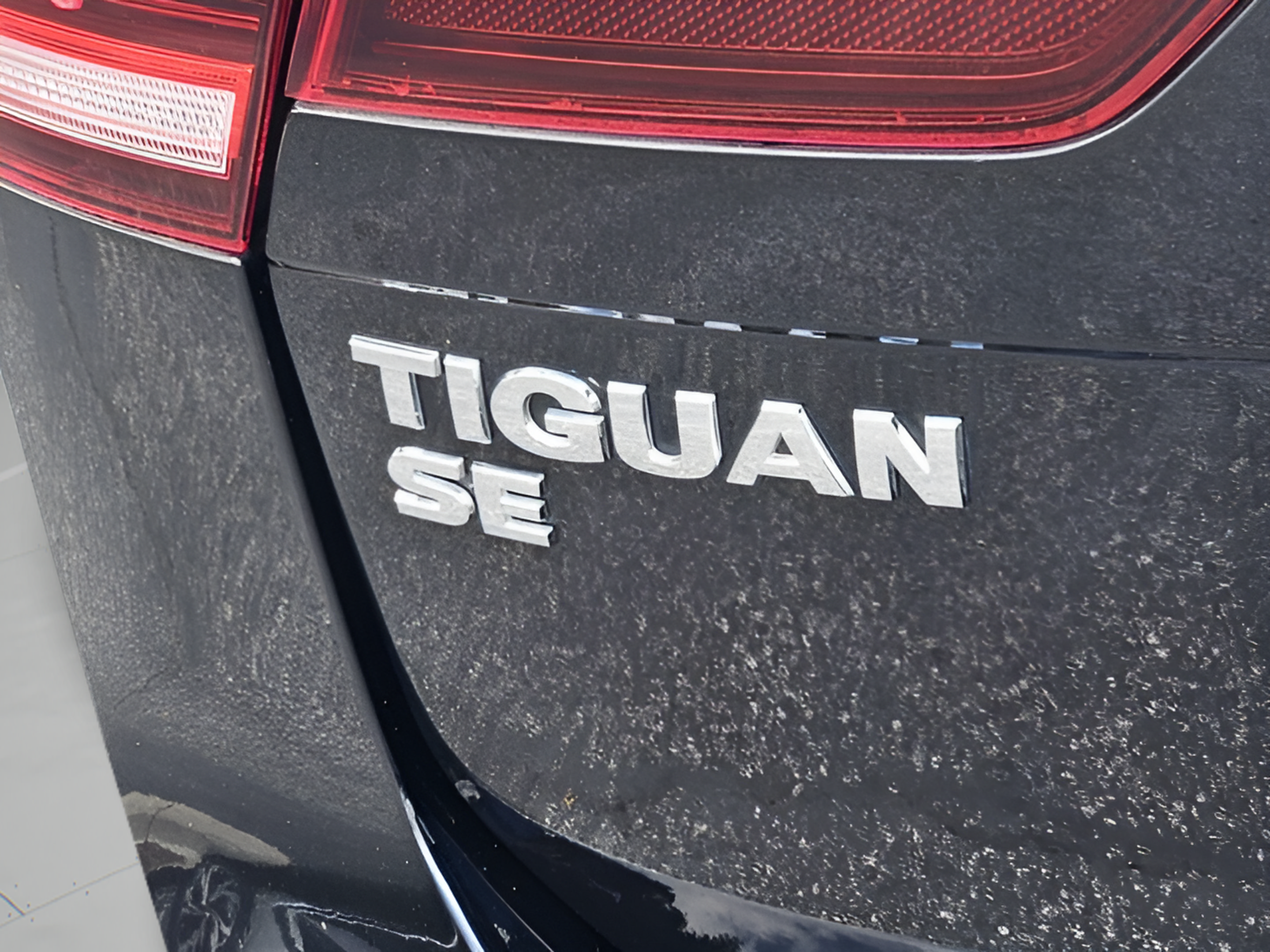 Used 2018 Volkswagen Tiguan S FWD image 30