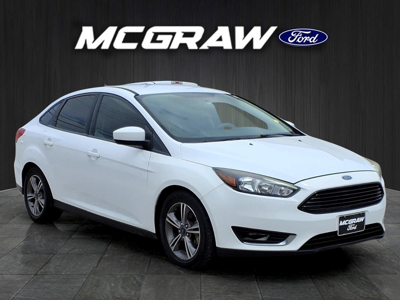 Used 2018 Ford Focus SE w/ SE Appearance Package FWD image 5