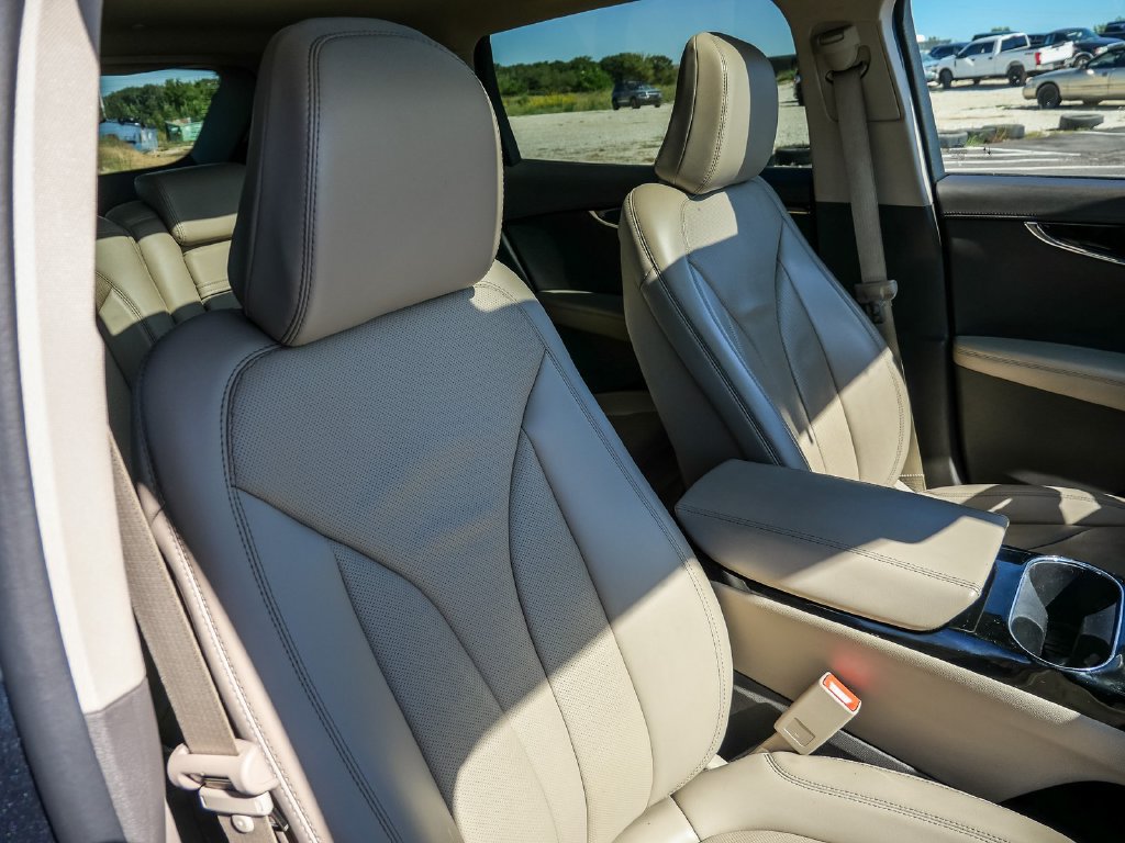 Used 2023 Lincoln Nautilus Reserve AWD/4WD image 19