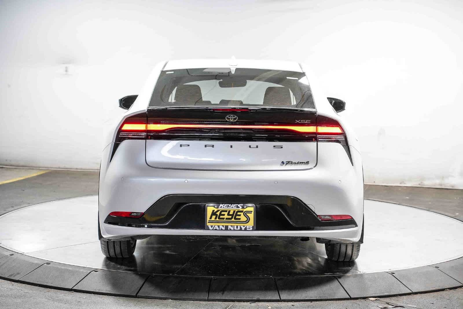 Certified 2023 Toyota Prius Prime FWD image 3