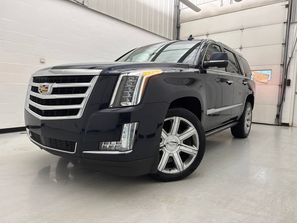 Used 2019 Cadillac Escalade Premium Luxury AWD/4WD image 3