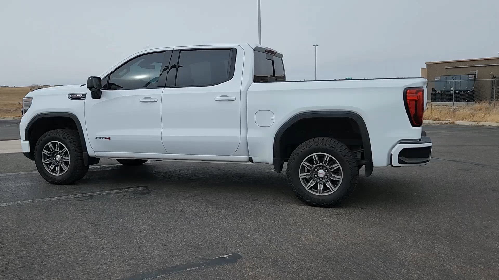 Used 2024 GMC Sierra 1500 AT4 w/ AT4 Preferred Package image 2