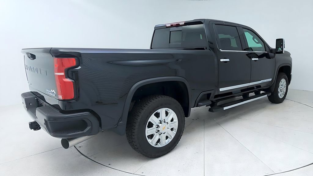 Used 2024 Chevrolet Silverado 2500 High Country w/ Technology Package AWD/4WD image 7