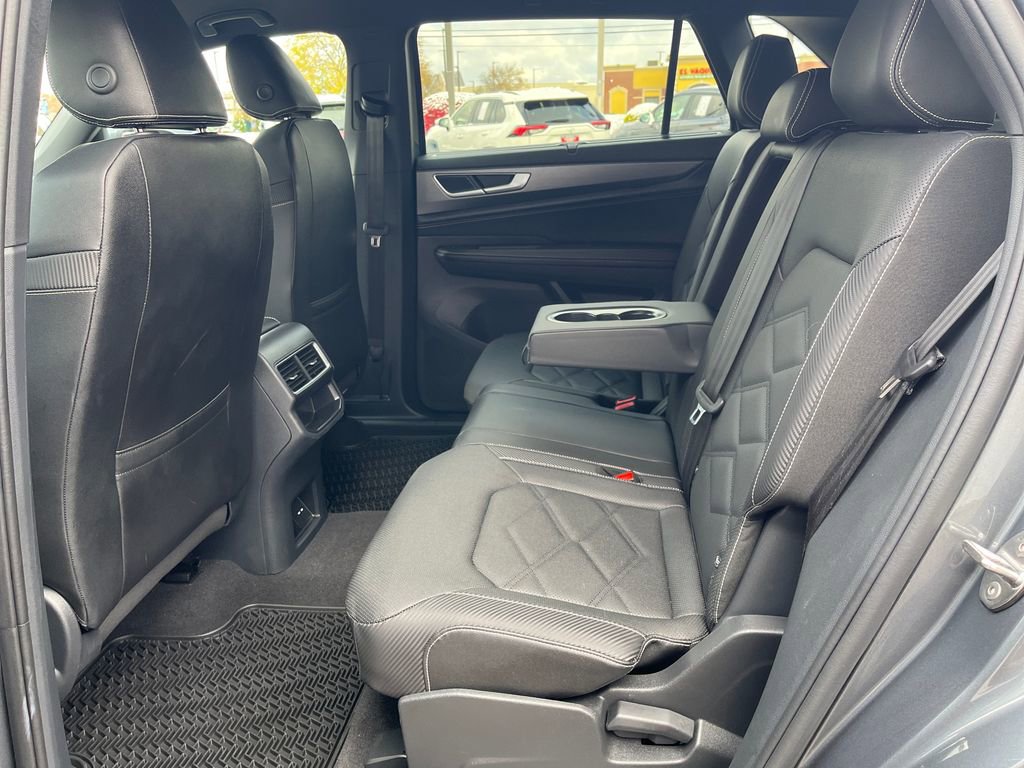 Used 2025 Volkswagen Atlas Cross Sport SE image 23