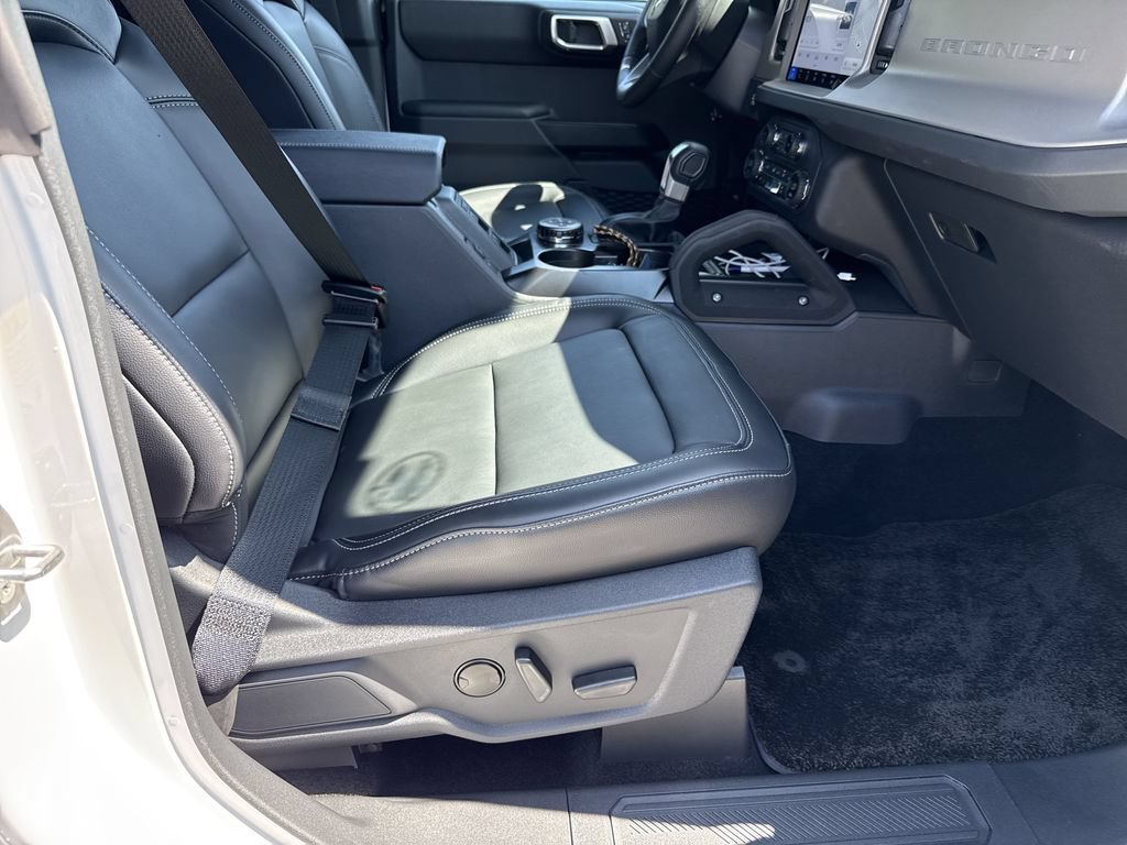 New 2026 Ford Bronco Outer Banks w/ Sasquatch Package AWD/4WD image 12