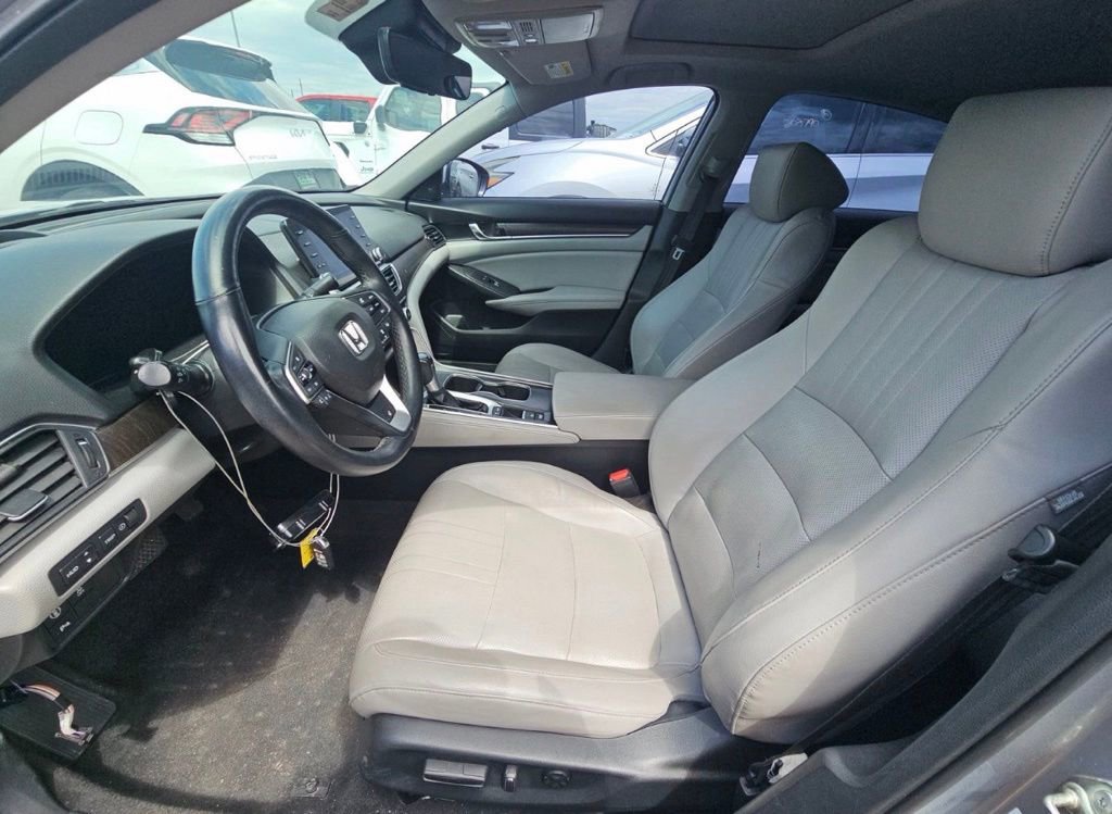 Used 2018 Honda Accord Touring image 7