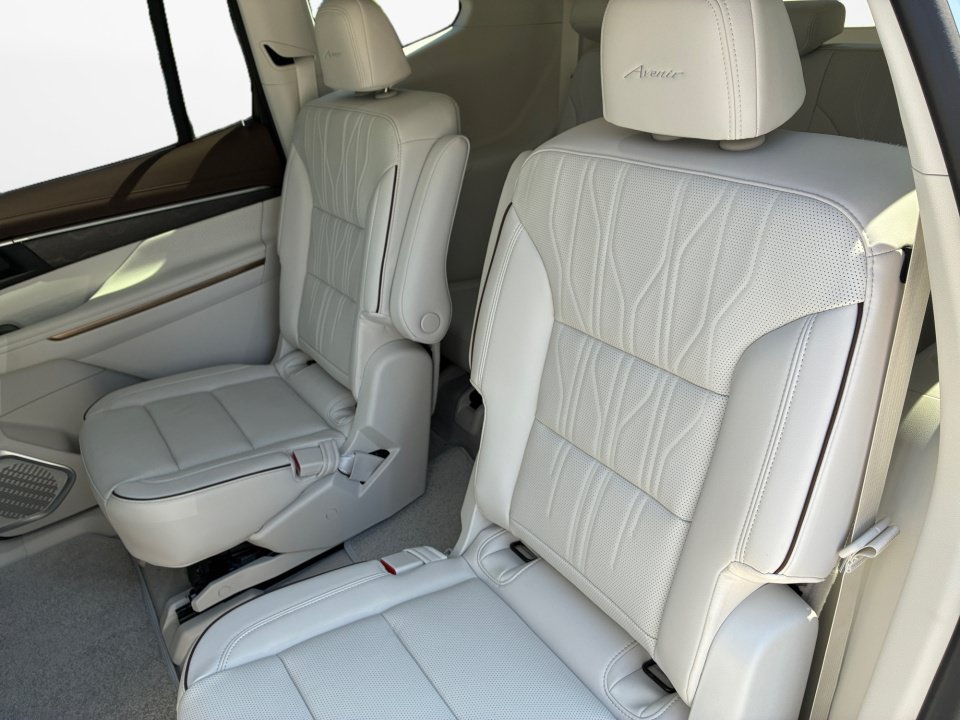 New 2026 Buick Enclave Avenir w/ Super Cruise Package FWD image 12